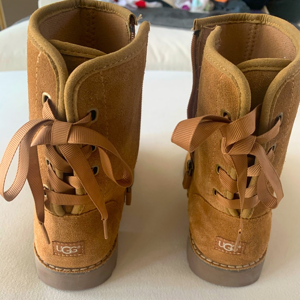 Brown barely used Ugg’s